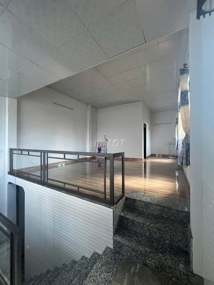 Bán nhà riêng 2 tầng 169,5m² hẻm 3 Hùng Vương, phường Buôn Hồ, sổ hồng