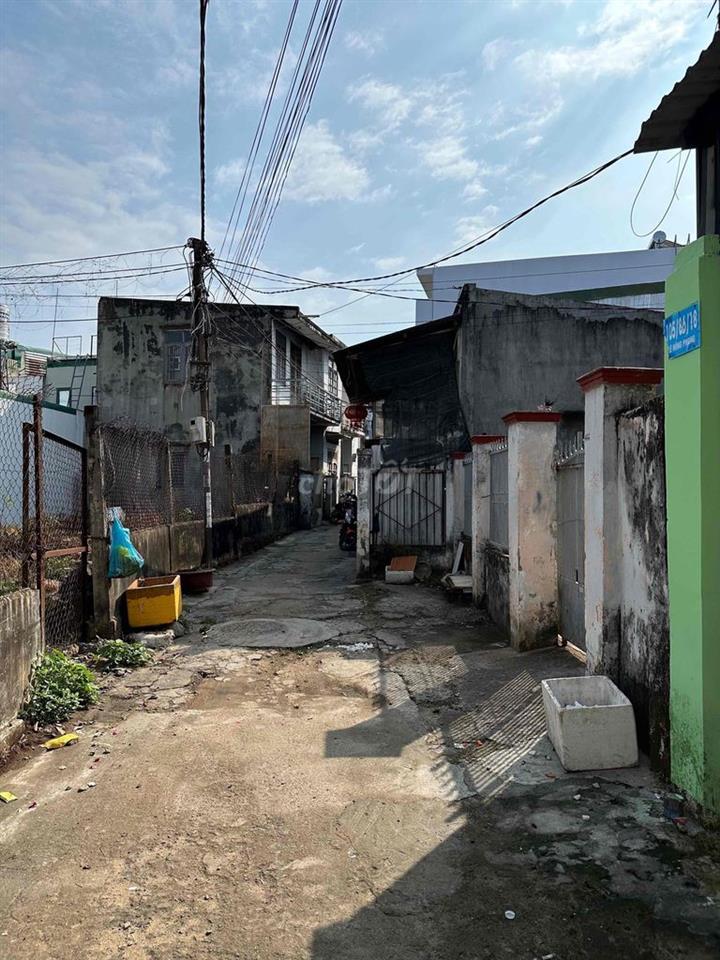 Bán nhà hẻm xe máy 129 Lê Hồng Phong, 213m2, full thổ cư.