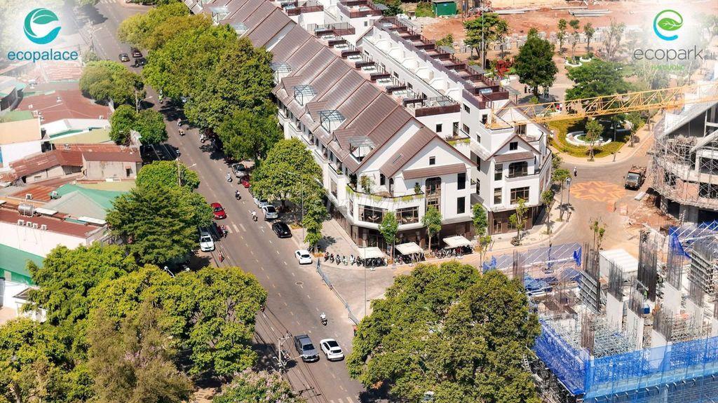 Nhà hai mặt tiền - Xây dựng 5 tầng - Trung tâm phố 
