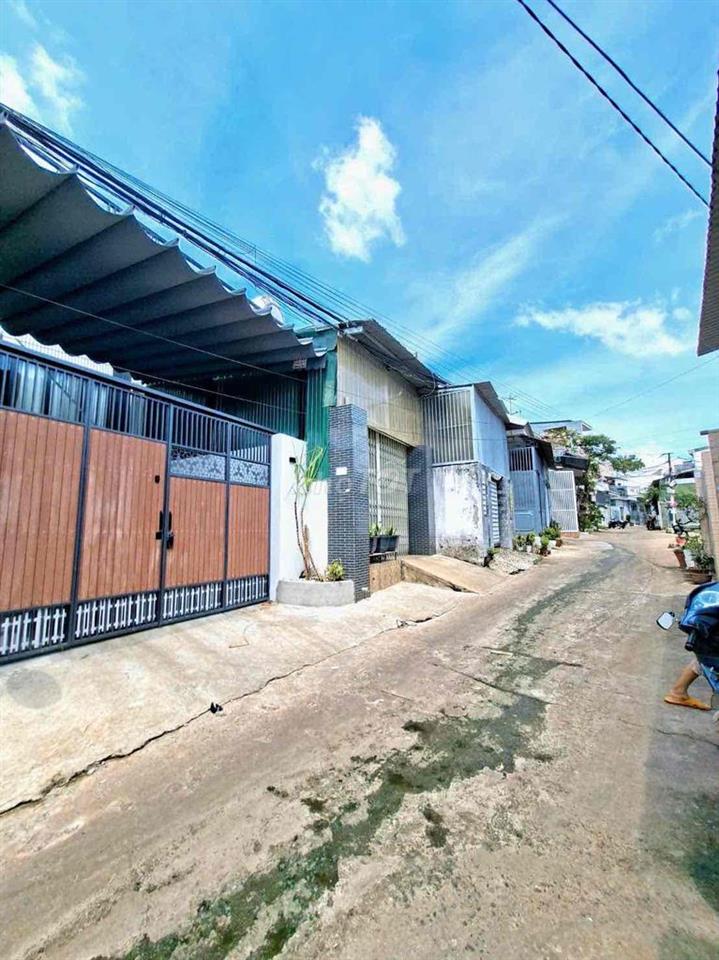 nhà mới xây