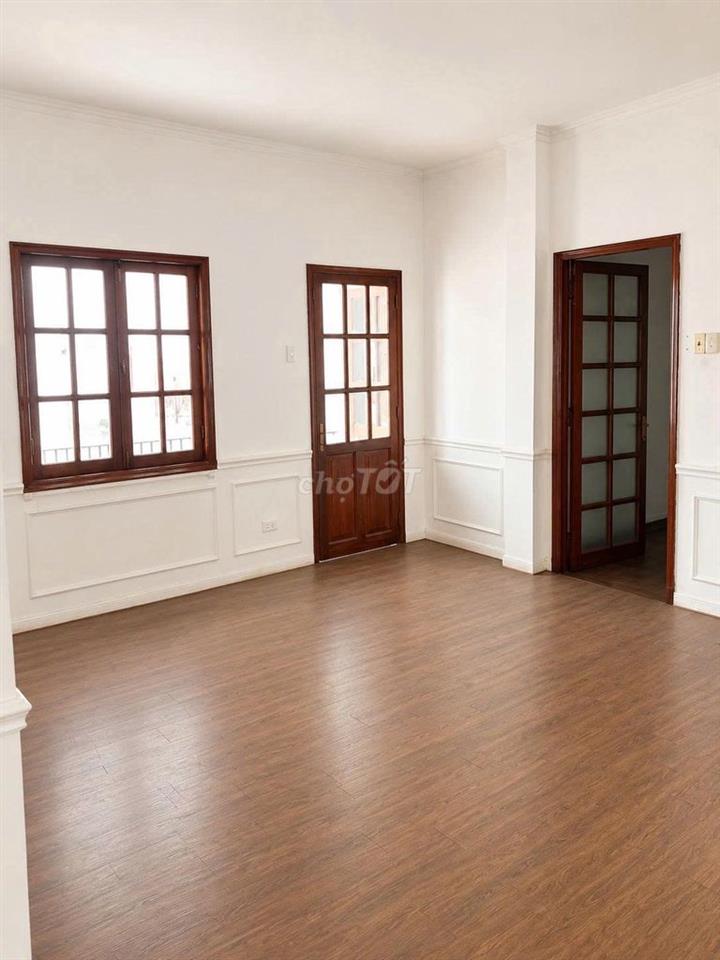 Bán biệt thự trung tâm phố BMT