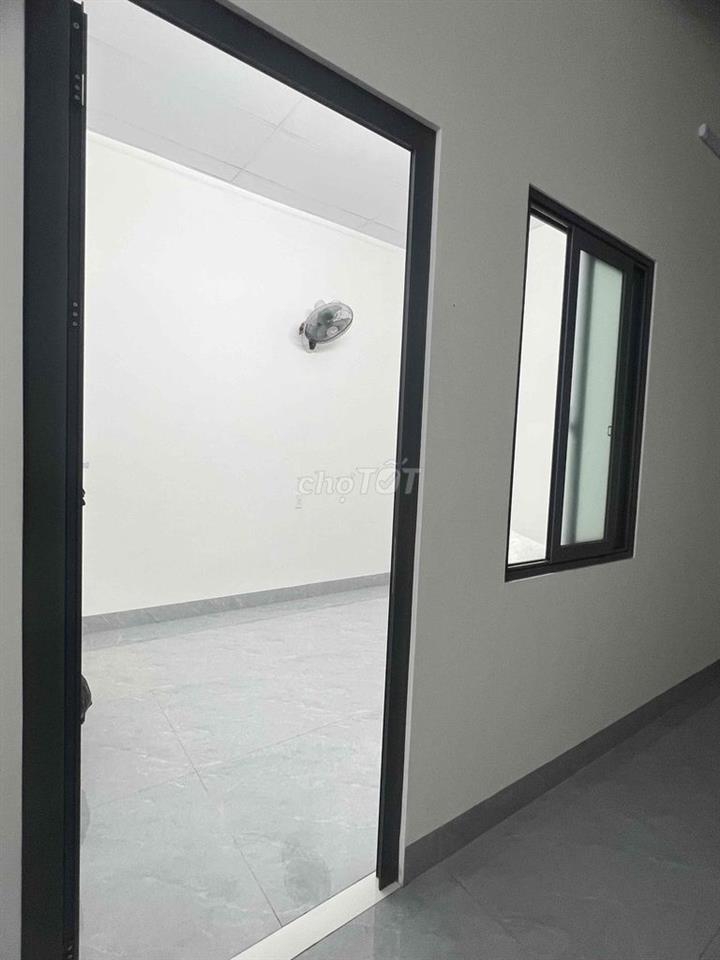 Bán nhà cấp 4 mới đẹp đường Phùng Hưng