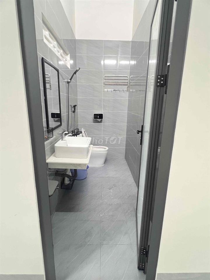 Bán nhà cấp 4 mới đẹp đường Phùng Hưng