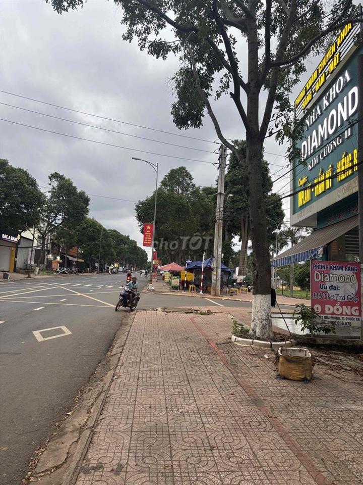 Nhà mặt tiền quốc lộ 26 .