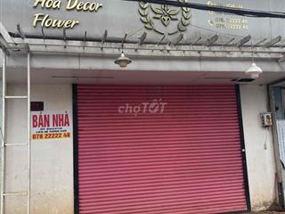 Nhà mặt tiền quốc lộ 26 .