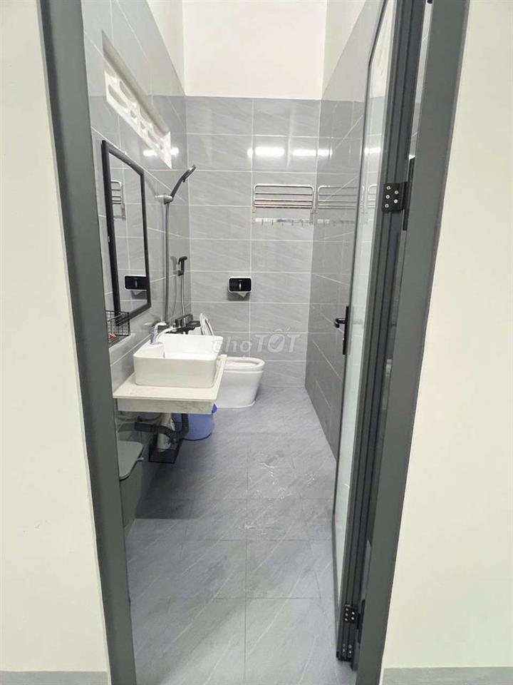 Bán nhà cấp 4 mới đẹp mặt tiền đường Phùng Hưng