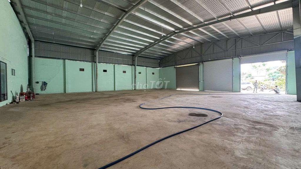 bán kho 650m2 mặt tiền 14-26