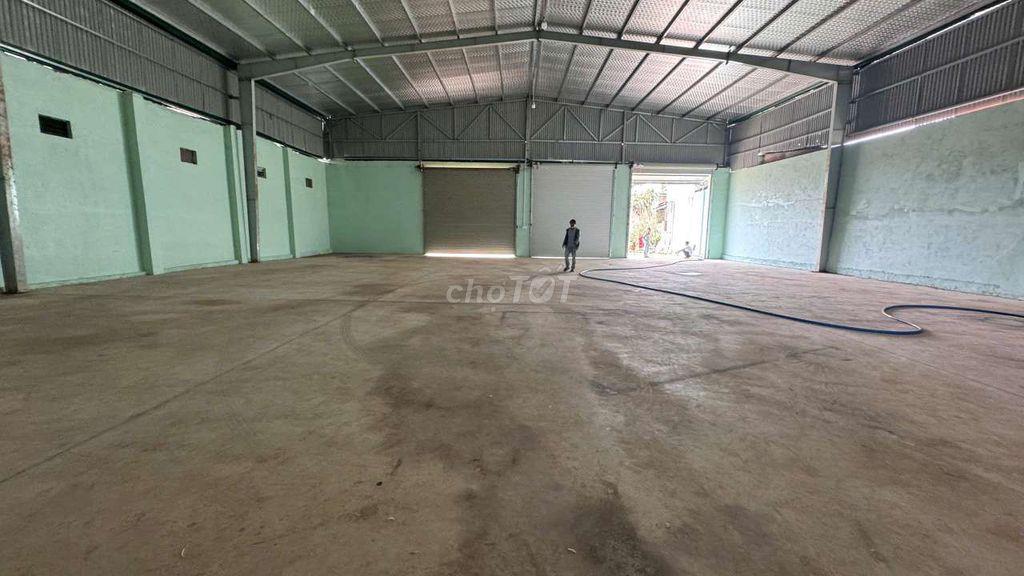 bán kho 650m2 mặt tiền 14-26