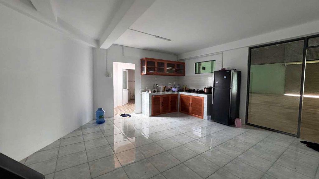 bán kho 650m2 mặt tiền 14-26