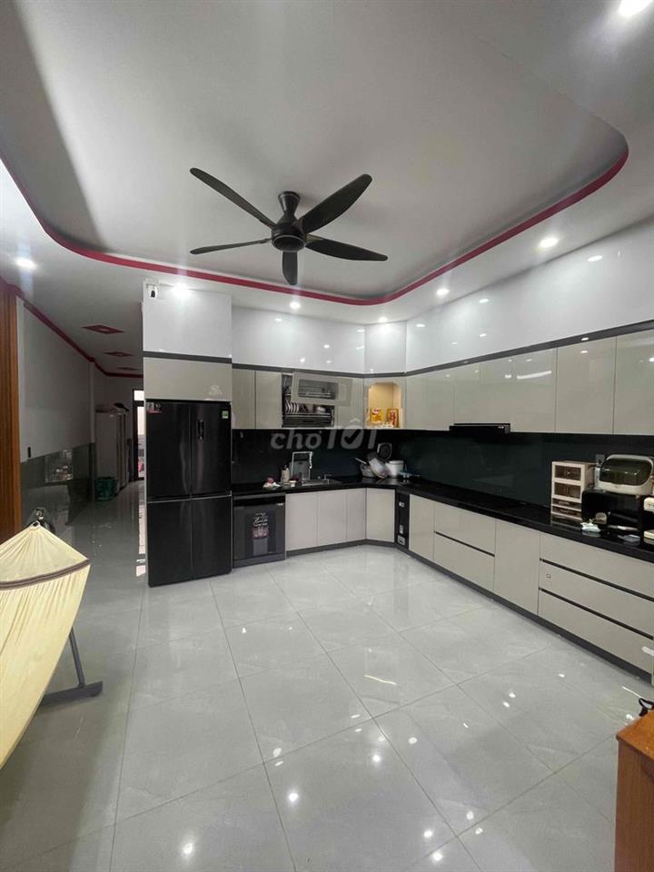 Bán nhà mê lửng hẻm cấp 1 Ywang cách chợ Eakao 200m