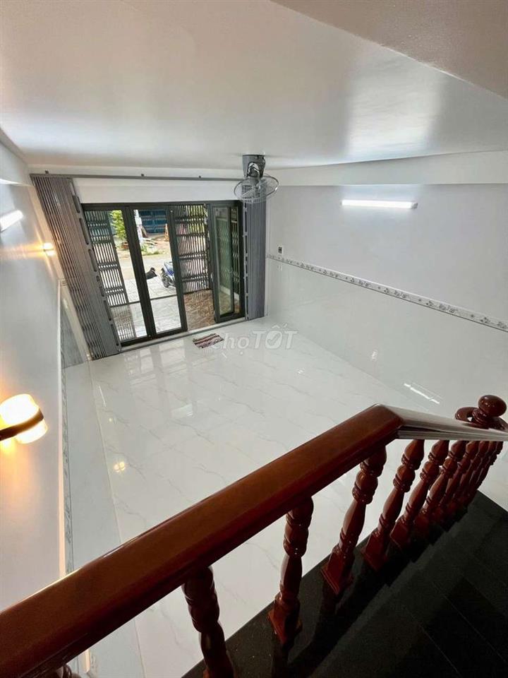 BÁN NHÀ ĐẸP 586 HOÀN CÔNG