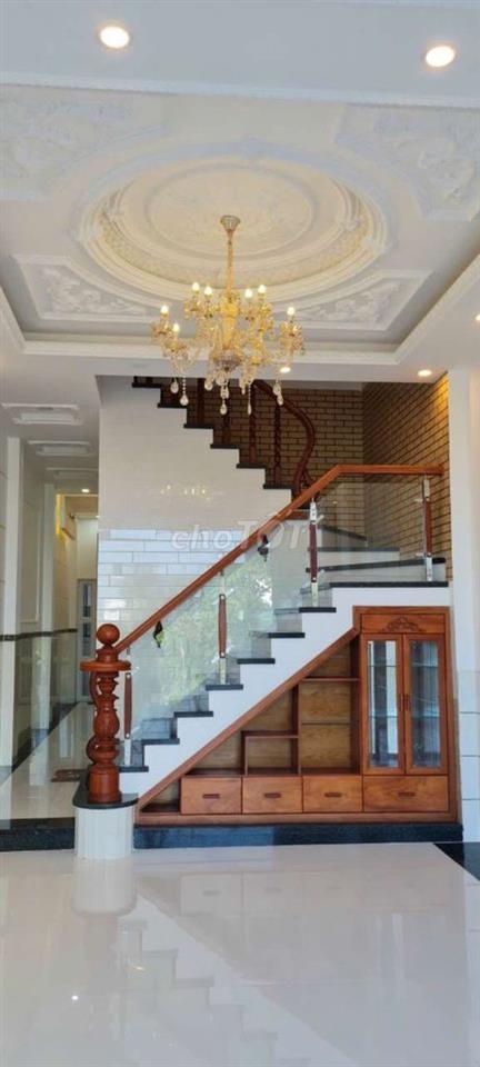 Em cần bán gấp nhà 