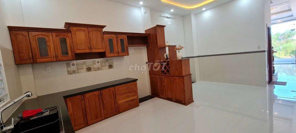 Em cần bán gấp nhà 