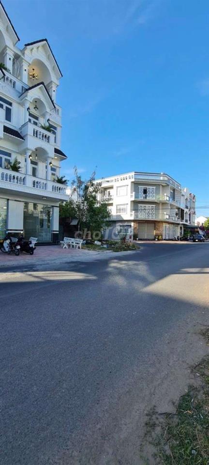 Em cần bán gấp nhà 
