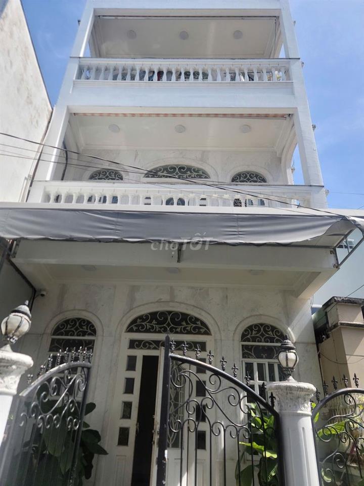 Cho thuê phòng căn hộ 1PN tầng trệt có sân sau.