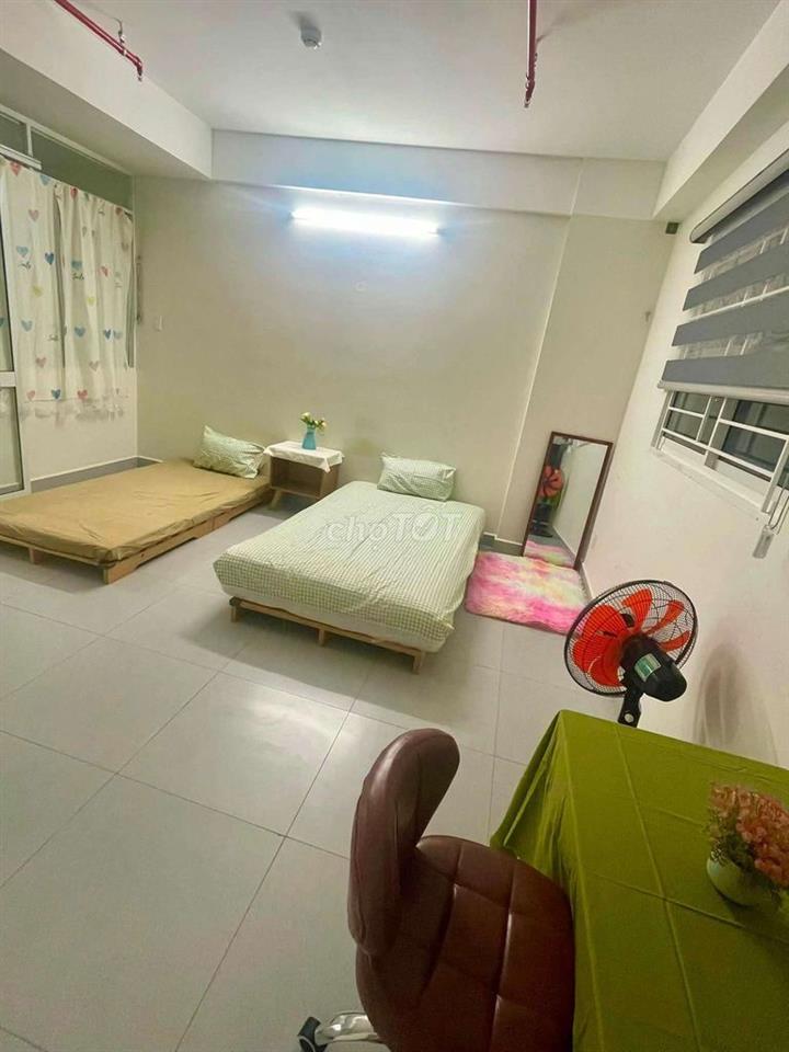 Minihouse full nội thất, đỗ ô tô, có máy nước nóng, free điện, dt 32m2