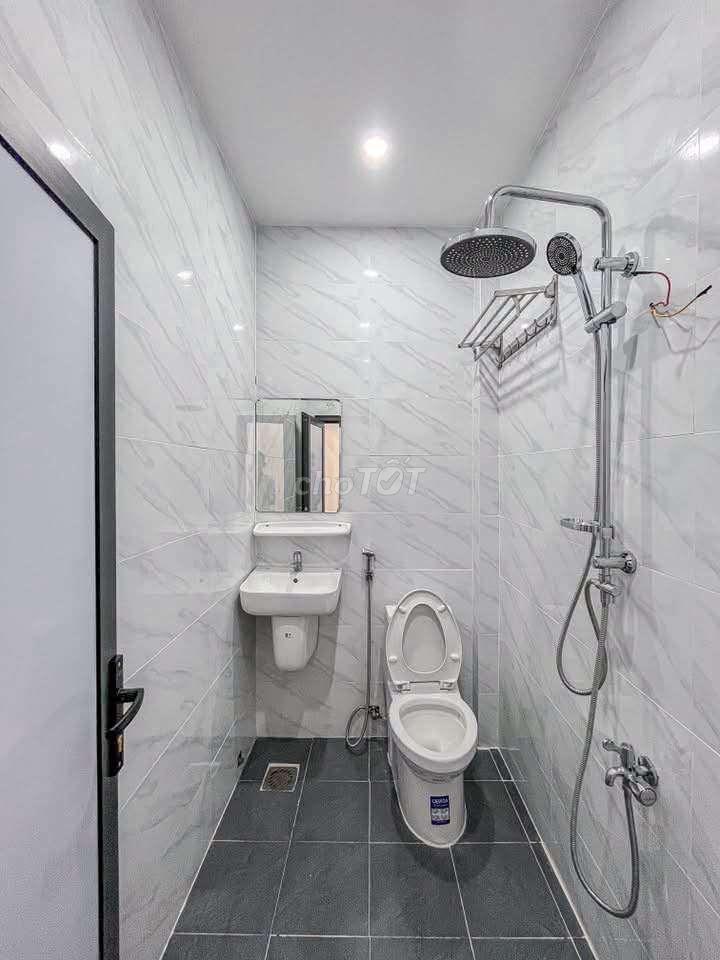 NHÀ RỘNG RÃI - HẺM 8 ĐINH TIÊN HOÀNG