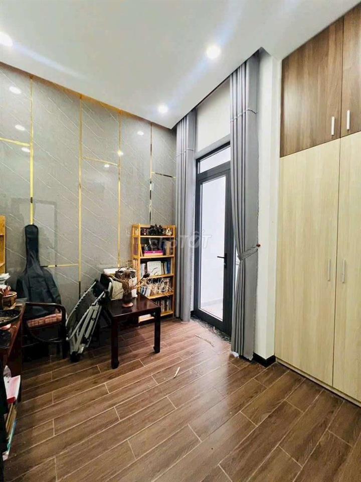 NHÀ 3 PHÒNG NGỦ - HẺM 172, TRẦN QUANG DIỆU