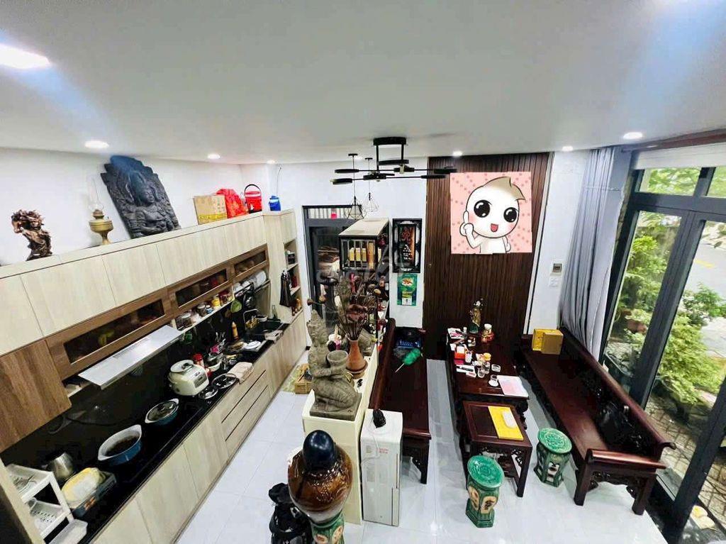 NHÀ 3 PHÒNG NGỦ - HẺM 172, TRẦN QUANG DIỆU
