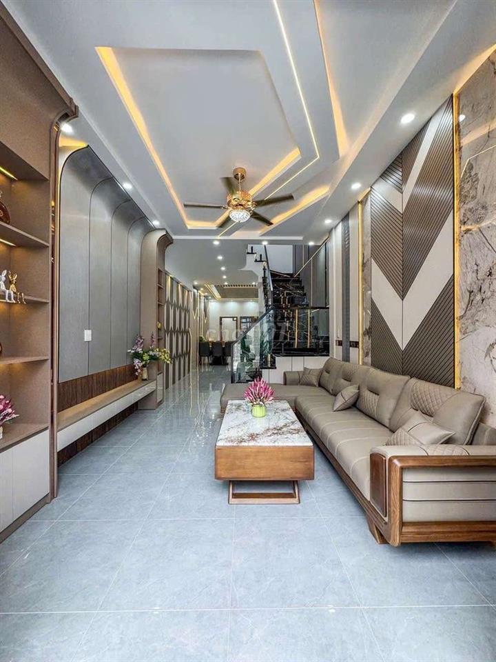 NHÀ 3 PHÒNG NGỦ - HẺM 52 HÙNG VƯƠNG