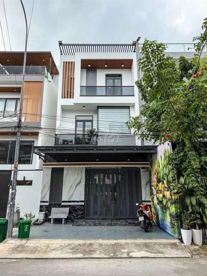 NHÀ 2 LẦU RỘNG - KDC XÂY DỰNG - GIÁP KHU NAM LONG