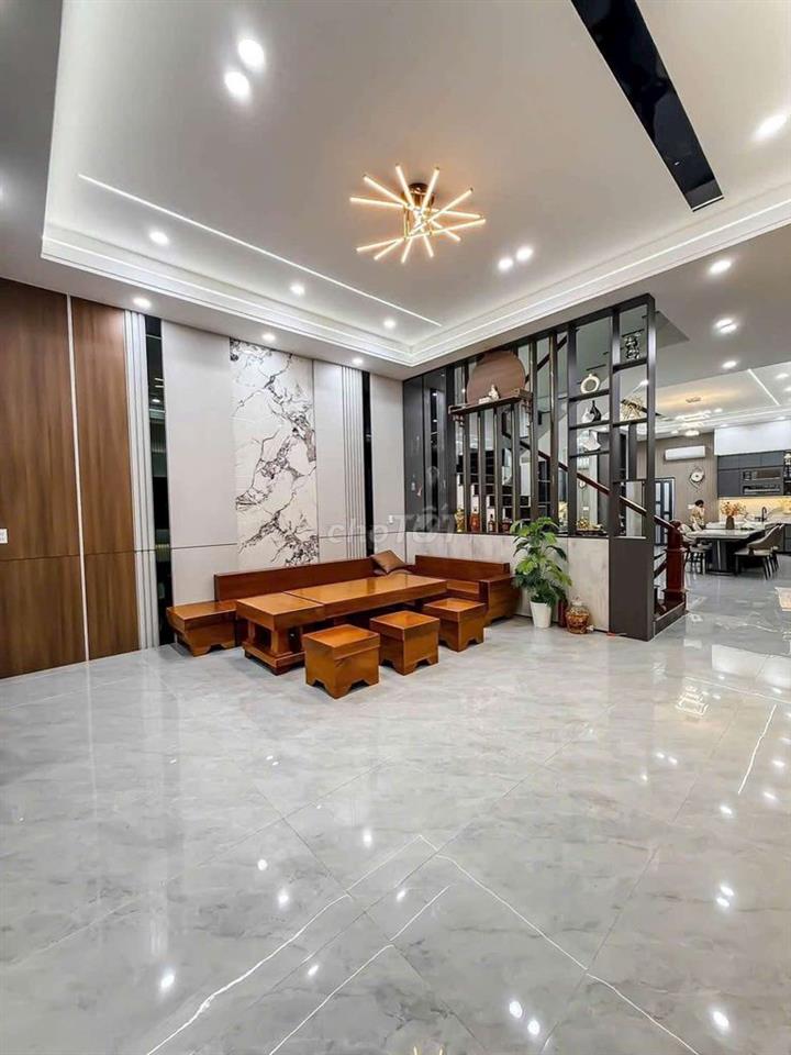 NHÀ 2 LẦU RỘNG - KDC XÂY DỰNG - GIÁP KHU NAM LONG