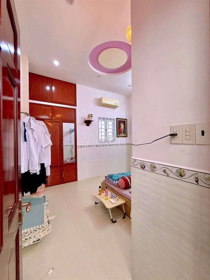NHÀ TRỆT LẦU - HẺM 6M NGUYỄN VĂN CỪ