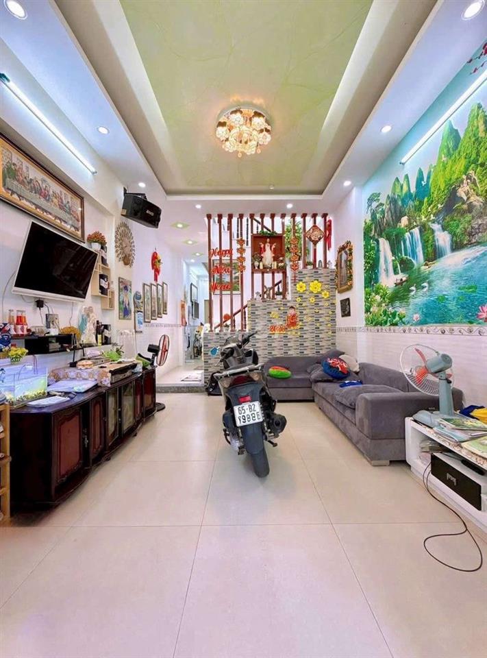 NHÀ TRỆT LẦU - HẺM 6M NGUYỄN VĂN CỪ