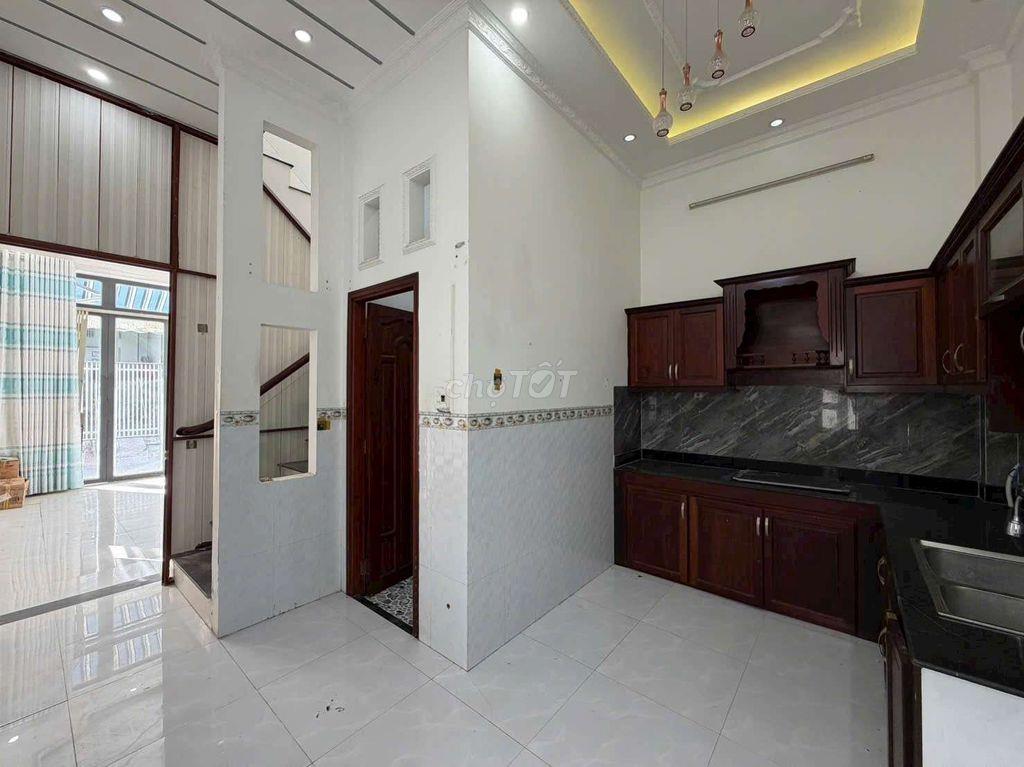 NHÀ RỘNG RÃI - HẺM 5M, HOÀNG QUỐC VIỆT