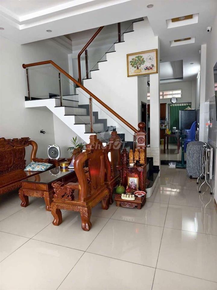 NHÀ 2 LẦU GIÁ TỐT - KDC HƯNG PHÚ 1