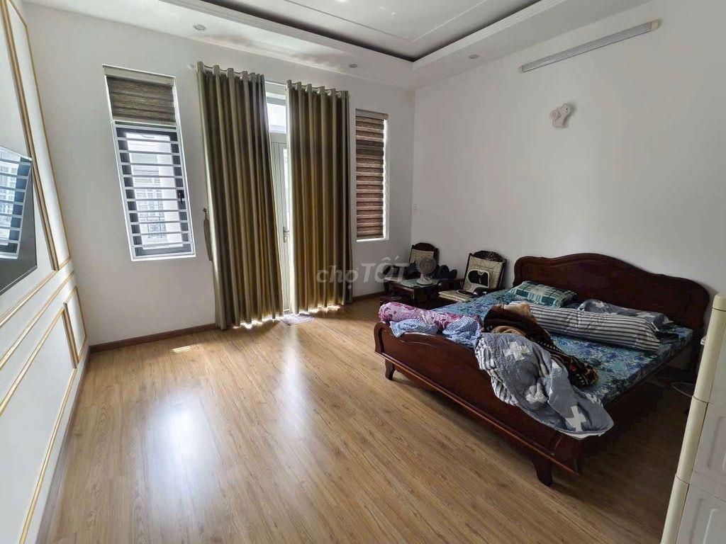 NHÀ 2 LẦU GIÁ TỐT - KDC HƯNG PHÚ 1