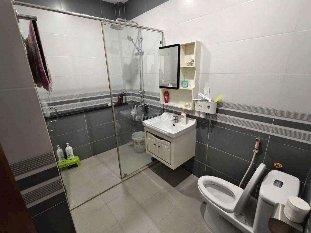 NHÀ 2 LẦU GIÁ TỐT - KDC HƯNG PHÚ 1