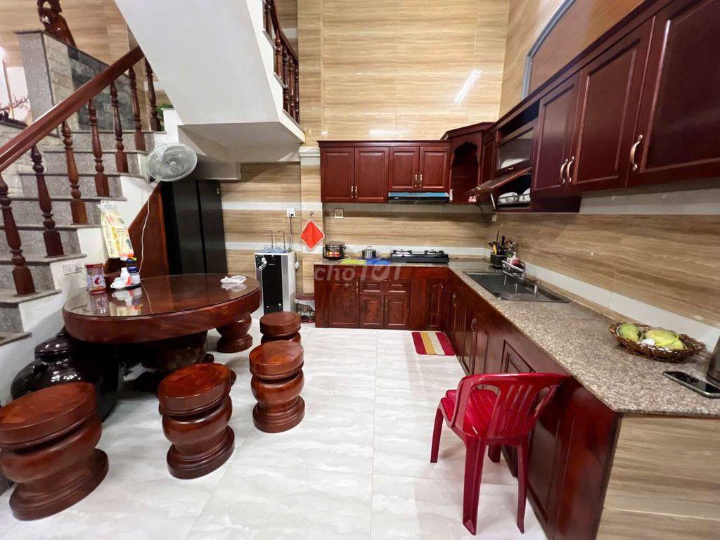 NHÀ 2 LẦU GIÁ CỰC TỐT - KDC BÌNH NHỰT