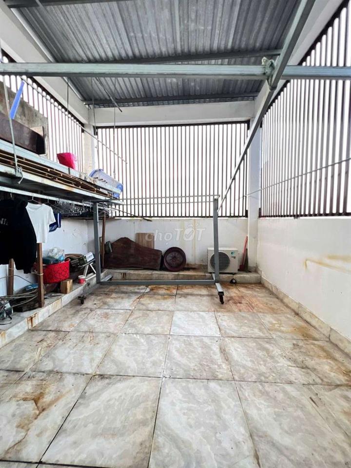 NHÀ 2 LẦU GIÁ CỰC TỐT - KDC BÌNH NHỰT