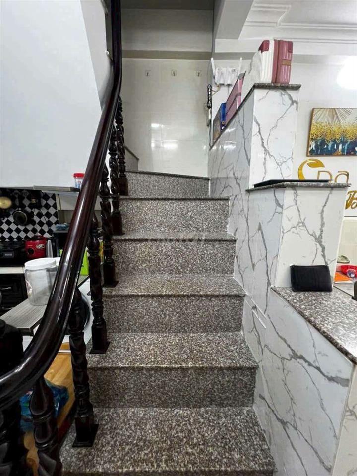 NHÀ RỘNG RÃI - LIÊN TỔ 1-2 NGUYỄN VĂN CỪ