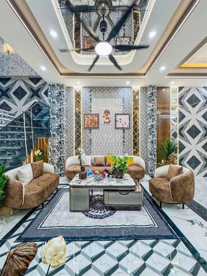 NHÀ 2 LẦU NỘI THẤT CAO CẤP - GẦN ĐH Y DƯỢC