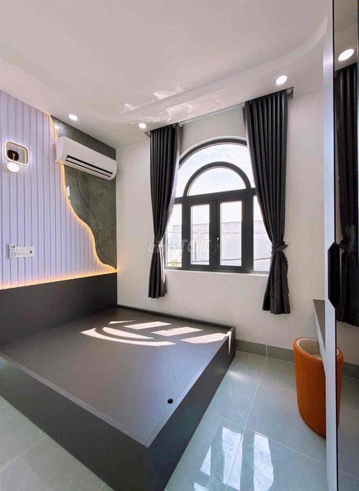 nhà bán hem nhanh 311 nguyen van cừ