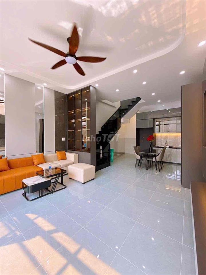 nhà bán hem nhanh 311 nguyen van cừ