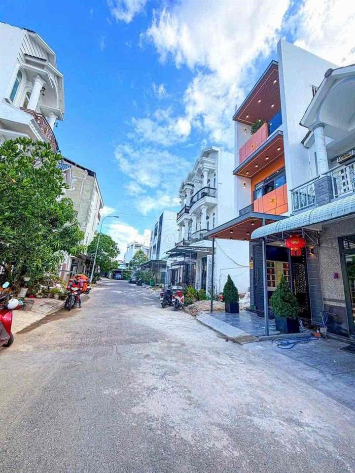 bán nhà đuong so 9 khu đại hoc y duoc
