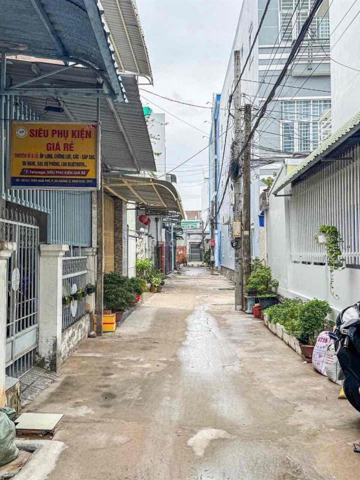 nhà bán hem 387 trần nam phú