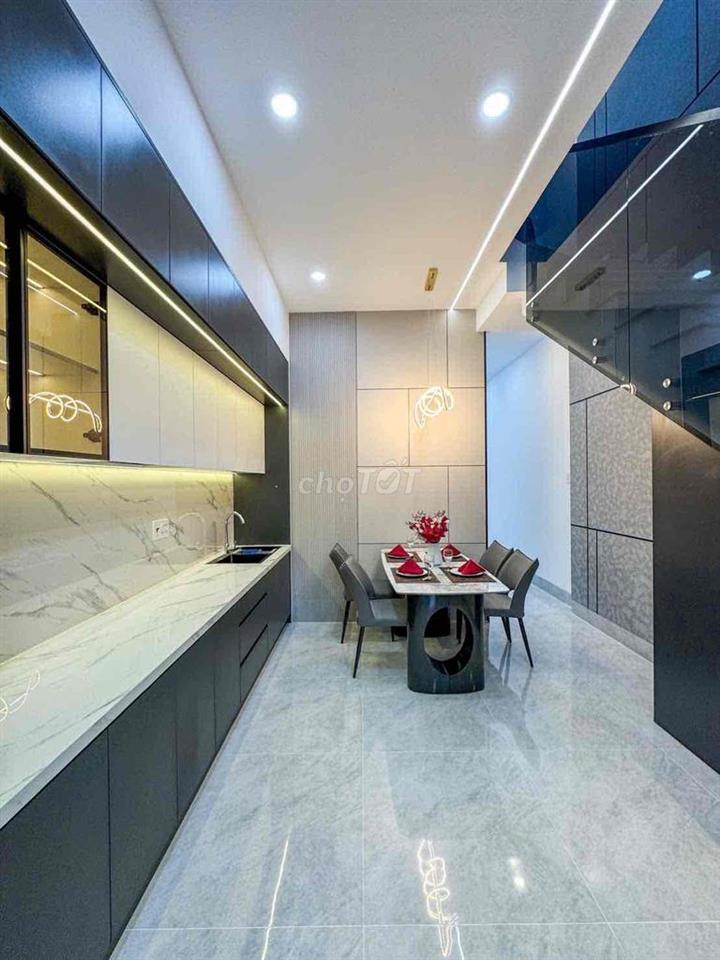 bán nha gần truong hoc fpt nam cần thơ