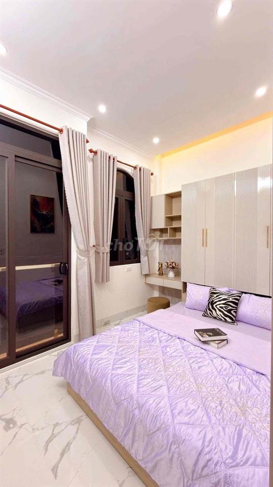 bán nha hem 9 pham ngoc hưng