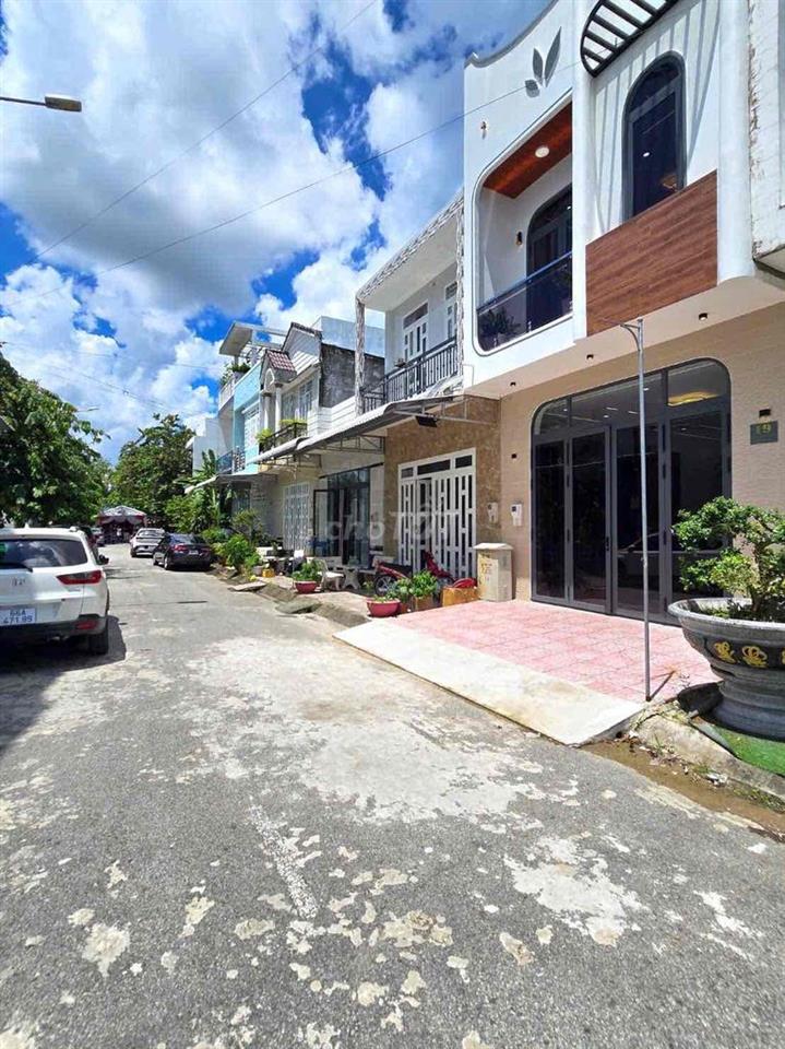 BÁN NHÀ LUXURY - KHU VĂN HOÁ TÂY ĐÔ