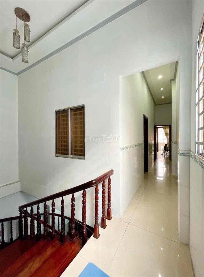 NHÀ TRỆT LẦU BÁN GẤP
