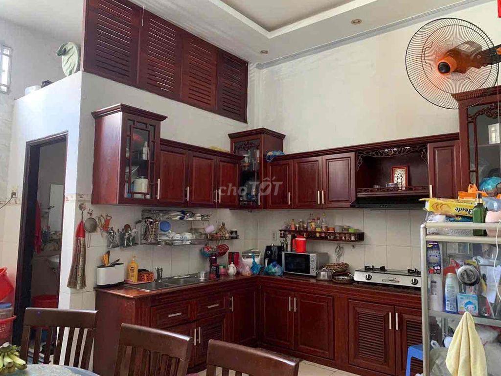 NHÀ TRỆT LẦU BÁN GẤP