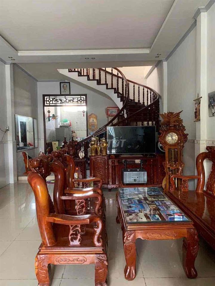 NHÀ TRỆT LẦU BÁN GẤP
