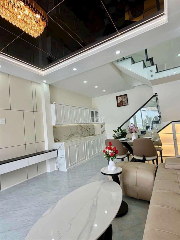 NHÀ 3 PHÒNG NGỦ - HẺM 132 NGUYỄN THỊ MINH KHAI