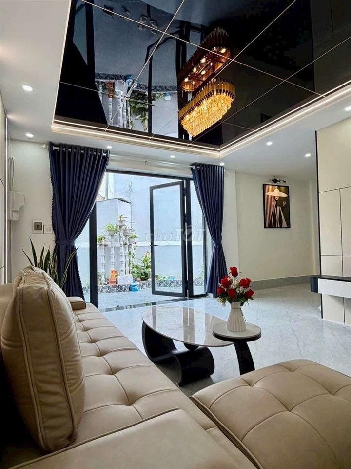 NHÀ 3 PHÒNG NGỦ - HẺM 132 NGUYỄN THỊ MINH KHAI