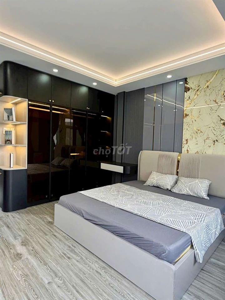 NHÀ 3 PHÒNG NGỦ - HẺM 132 NGUYỄN THỊ MINH KHAI