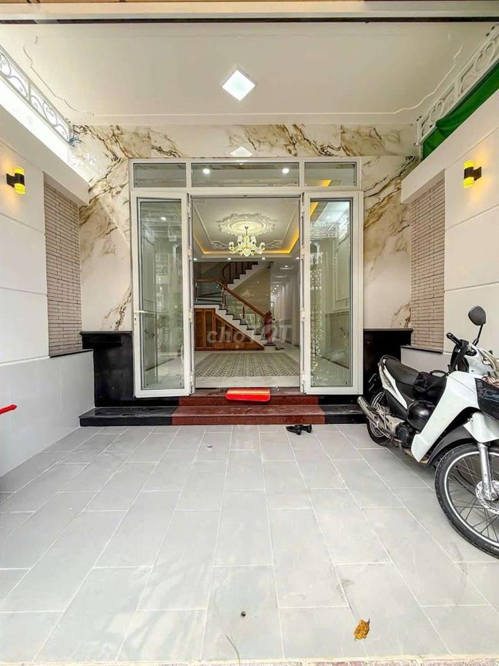 NHÀ 2 LẦU SÂN THƯỢNG - KDC HỒNG PHÁT 12